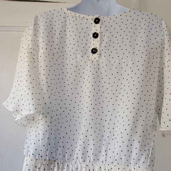 Tops - Picture 4 of 7